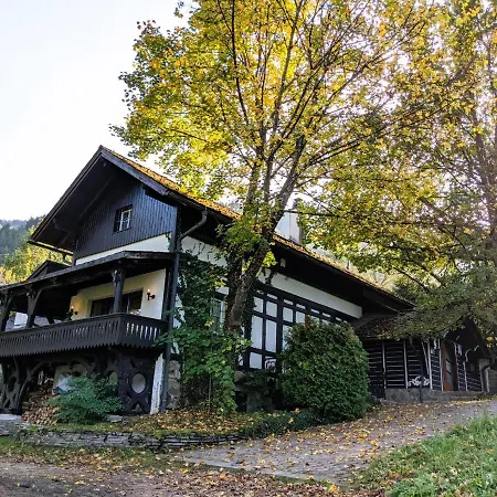 Holiday home Gemutliche Blockhutte 1 Hektar & 300 M² Garten Brettl
