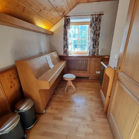 Holiday home Gemutliche Blockhutte 1 Hektar & 300 M² Garten