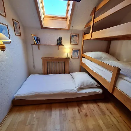 Holiday home Gemutliche Blockhutte 1 Hektar & 300 M² Garten