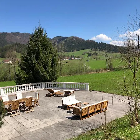 Gemutliche Blockhutte 1 Hektar & 300 M² Garten Brettl