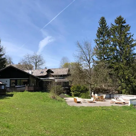 Holiday home Gemutliche Blockhutte 1 Hektar & 300 M² Garten *